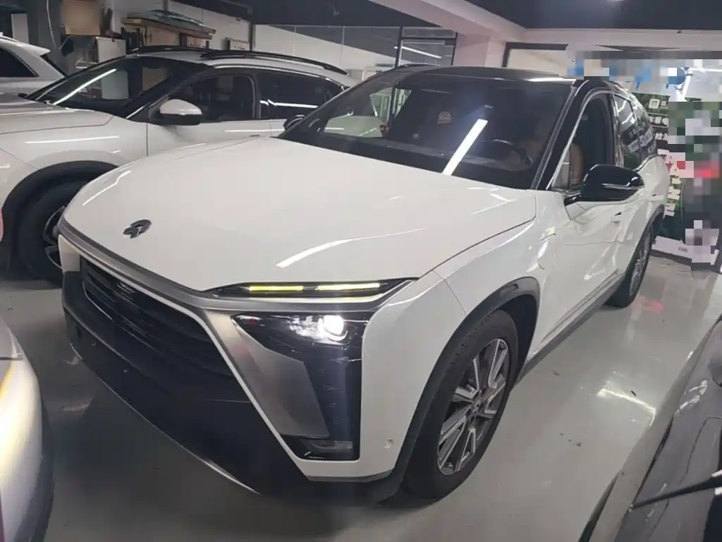 NIO ES8 2021