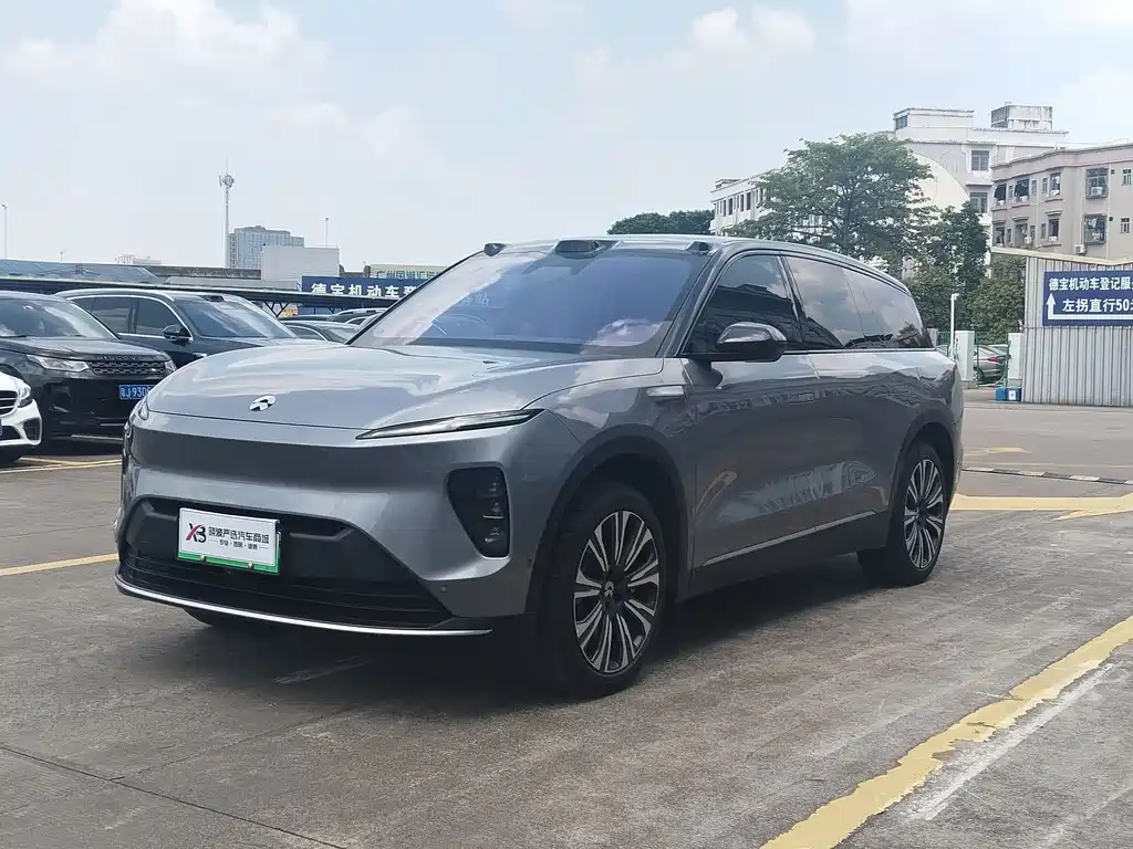 NIO ES8 2025