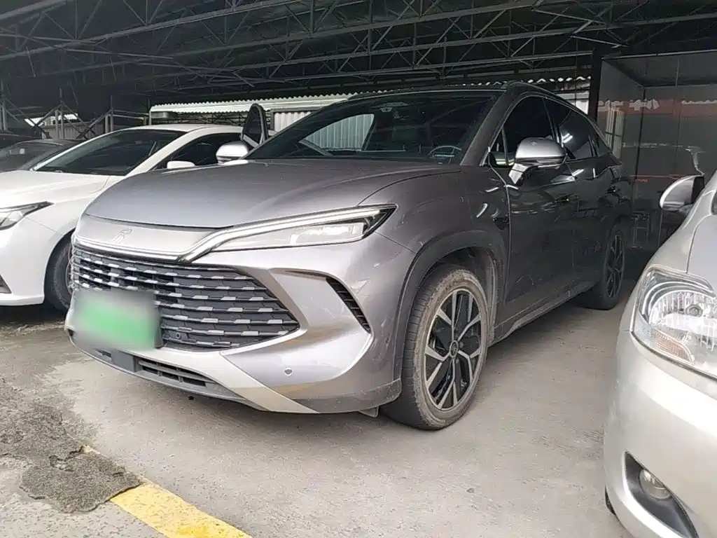 BYD L DM-i 2025