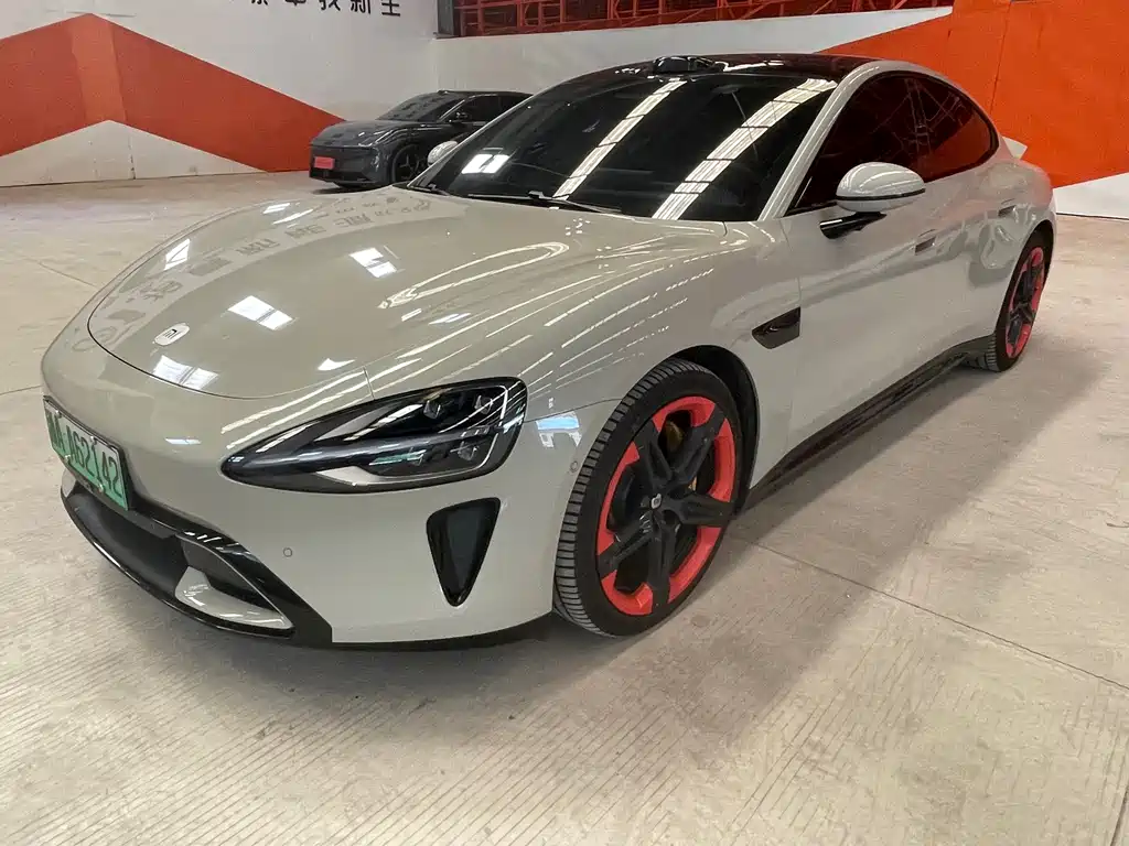 Xiaomi SU7 2024