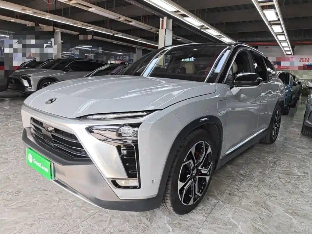 NIO ES8 2021