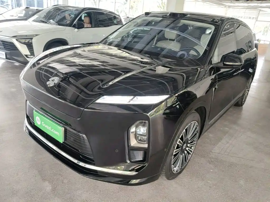 NIO ES8 2025