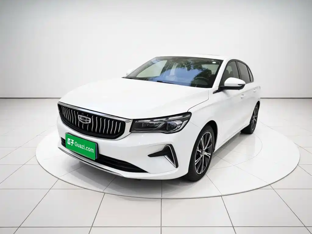 Geely Emgrand 2022