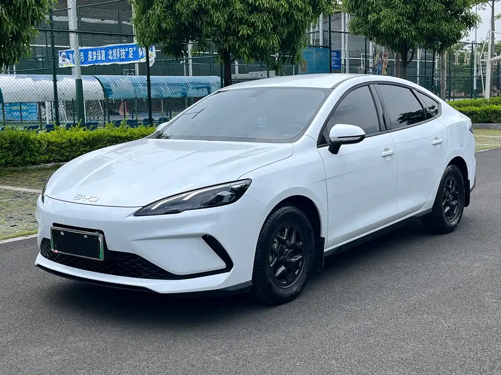 BYD Seal 05 DM-i 2025