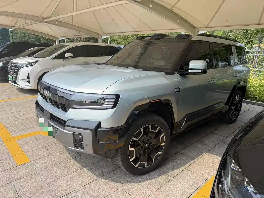 Fang Cheng Bao Leopard 8 2024