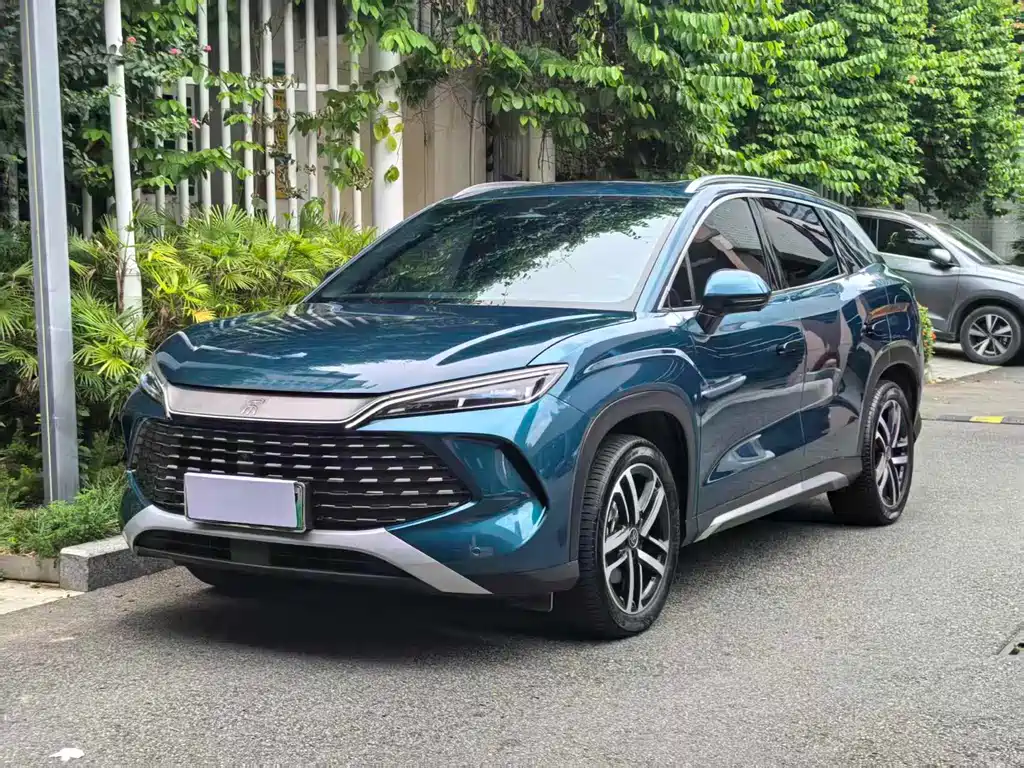 BYD L DM-i 2025