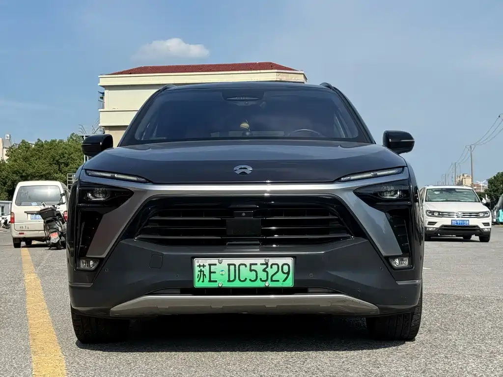 NIO ES8 2021