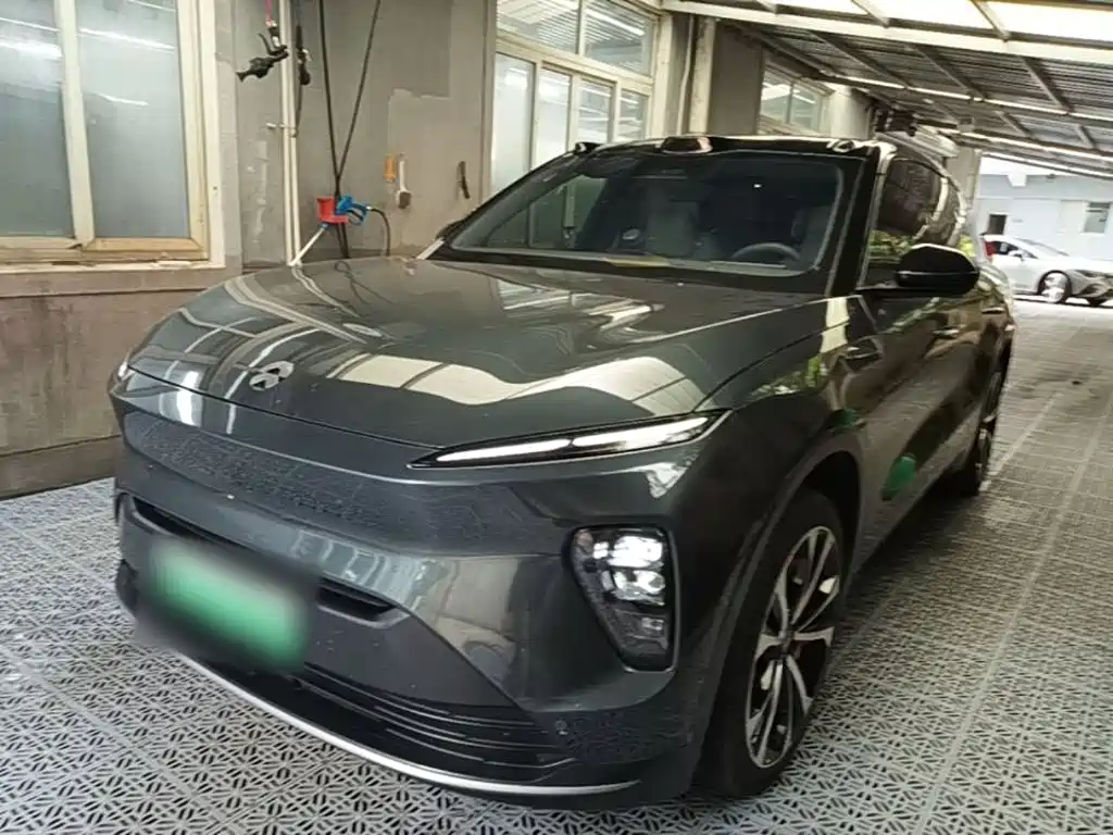 NIO ES8 2023