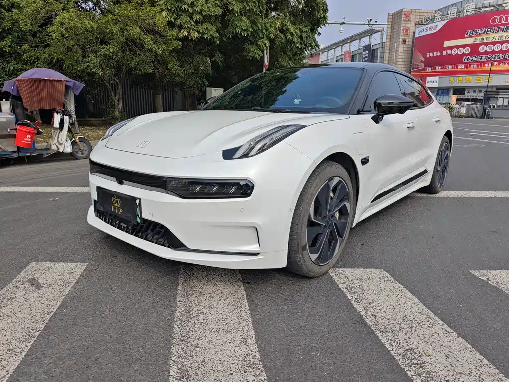 Zeekr 001 2023