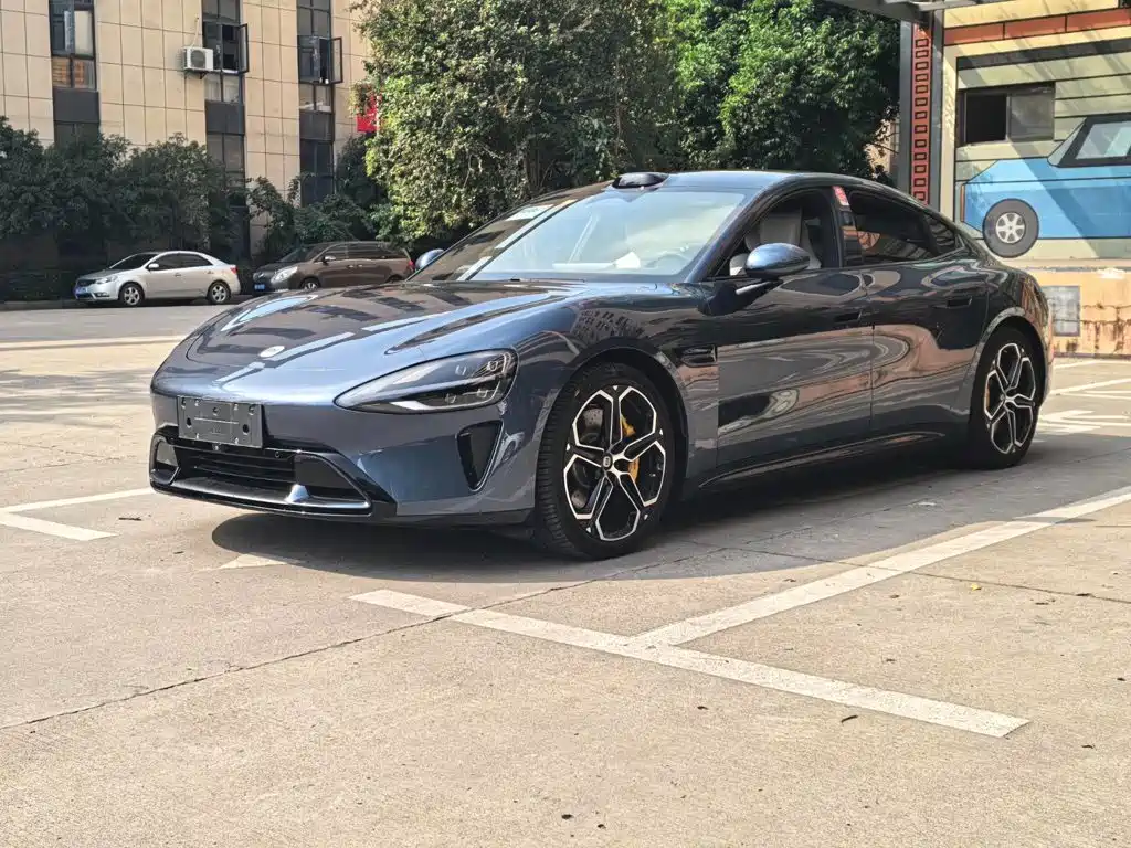 Xiaomi SU7 2024