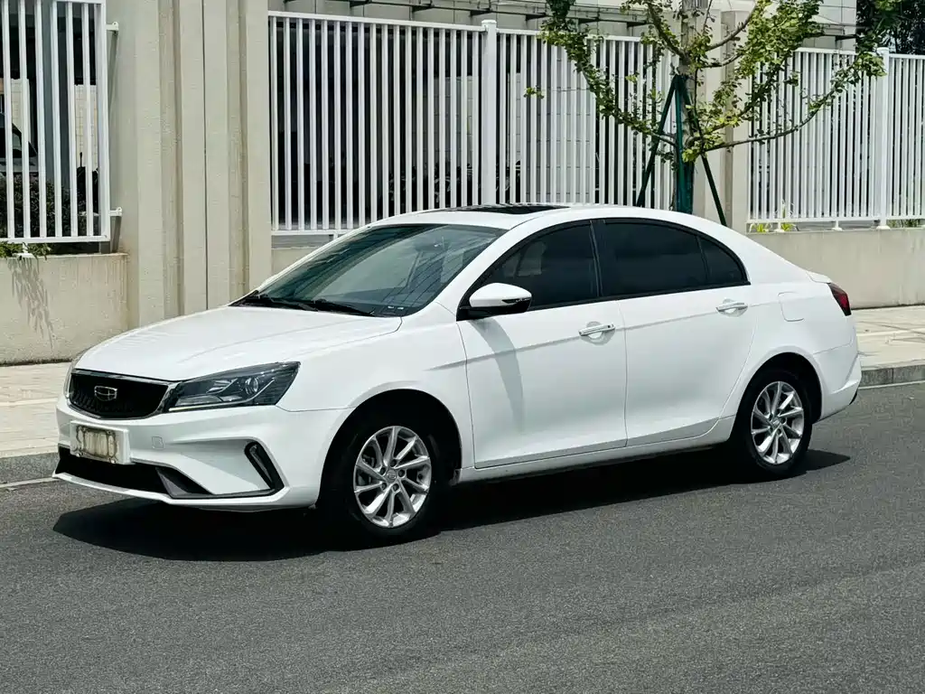 Geely Emgrand 2021