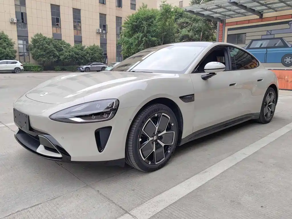 Xiaomi SU7 2024