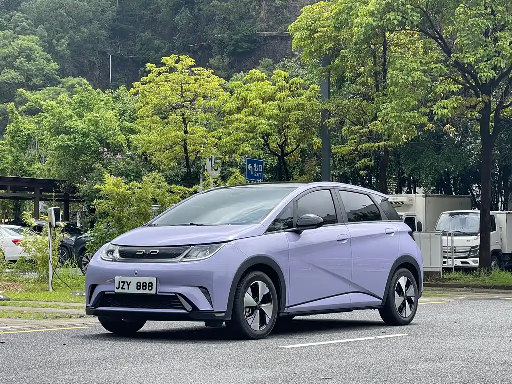 BYD Dolphin 2023