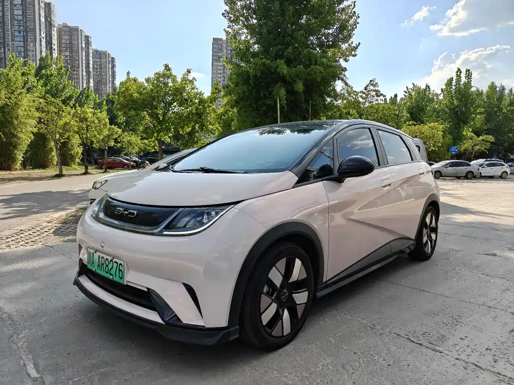 BYD Dolphin 2023