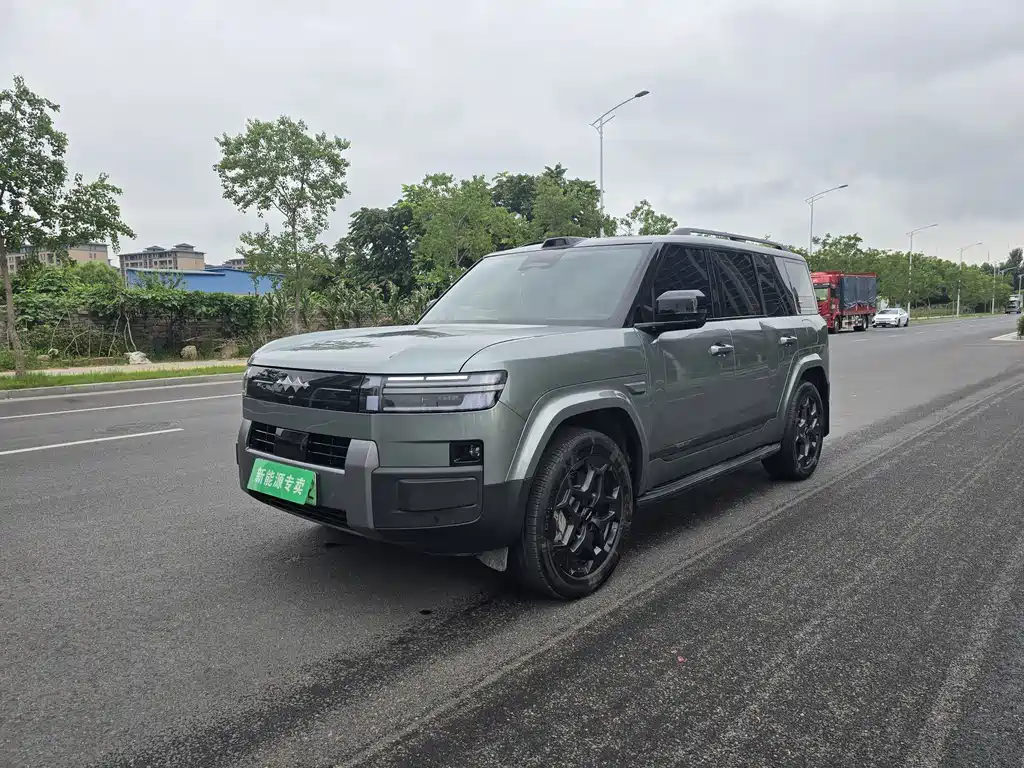 Fang Cheng Bao 钛7 2025