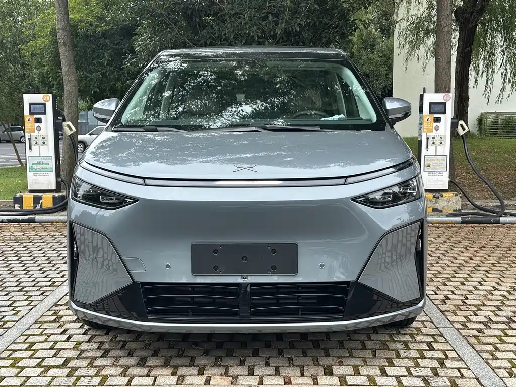 XPENG X9 2025