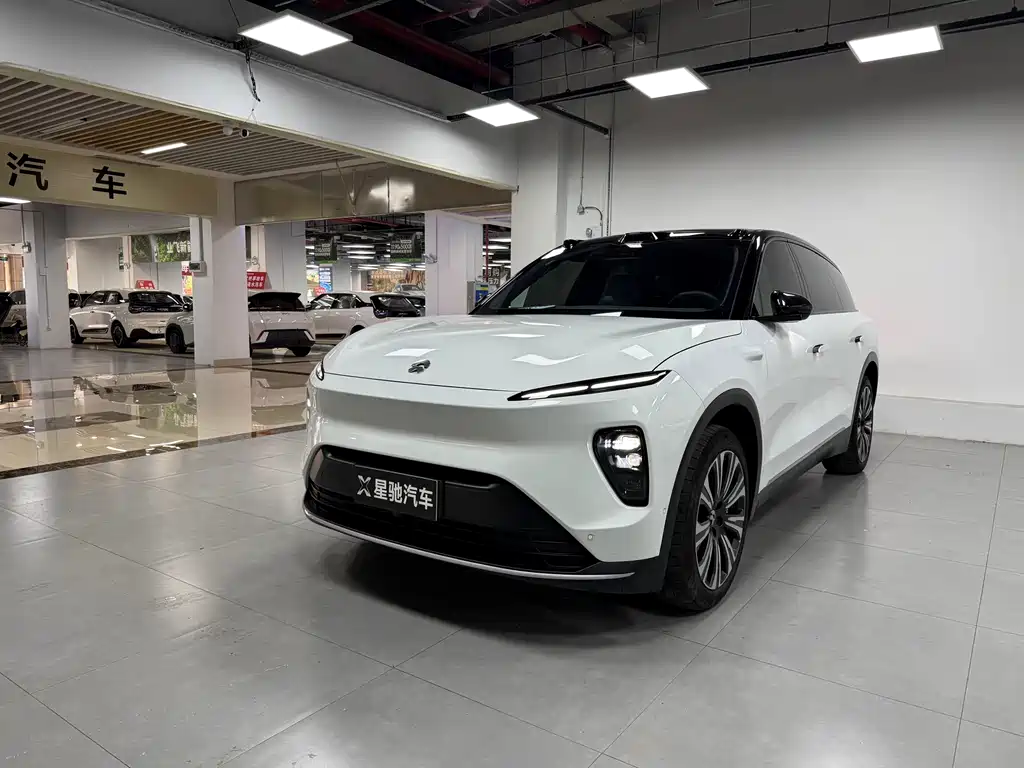 NIO ES8 2024