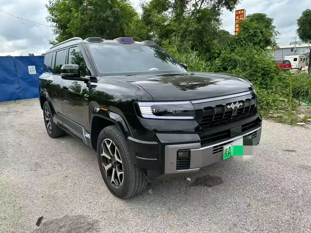 Fang Cheng Bao Leopard 8 2025