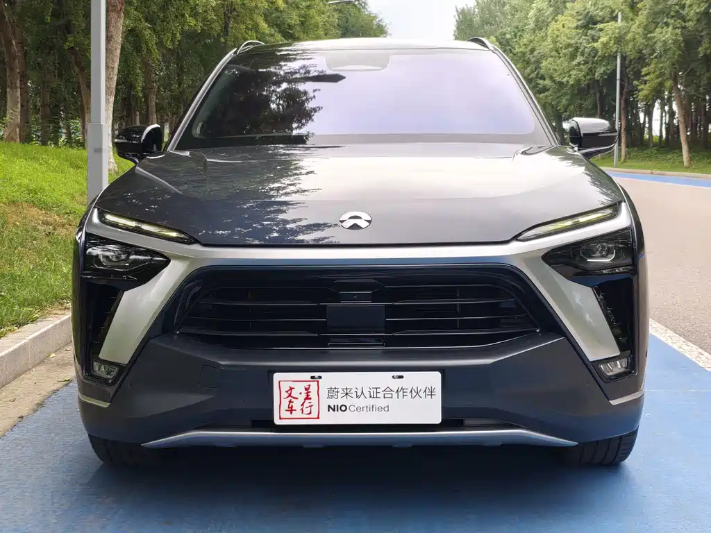 NIO ES8 2021