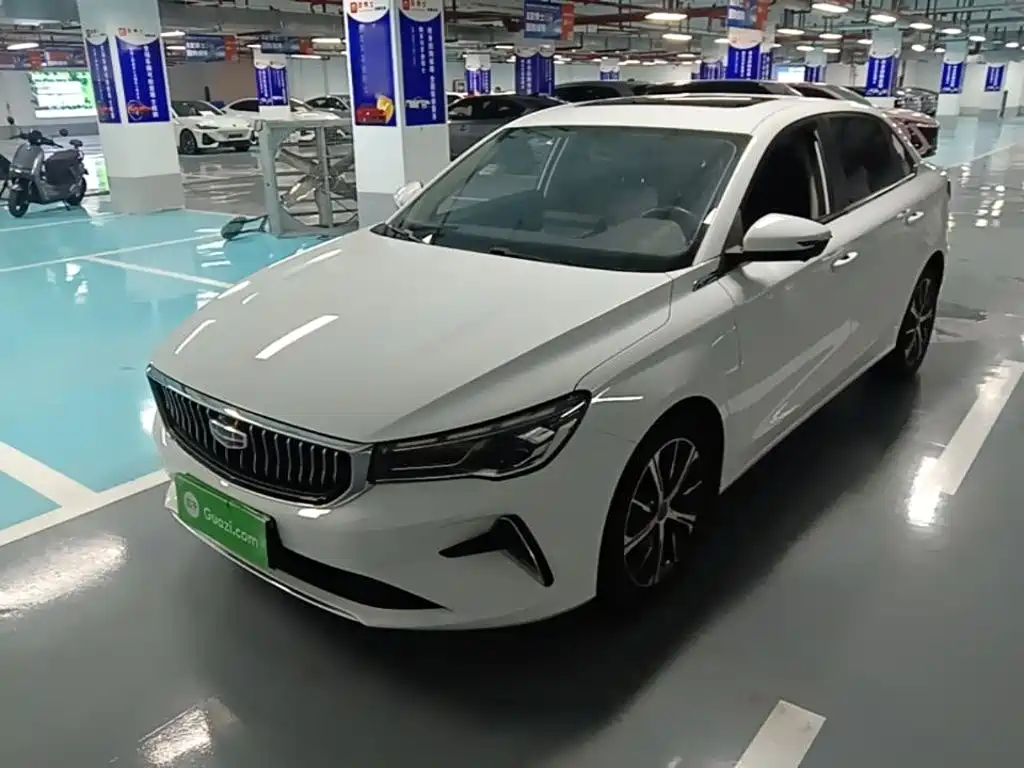 Geely Emgrand 2022