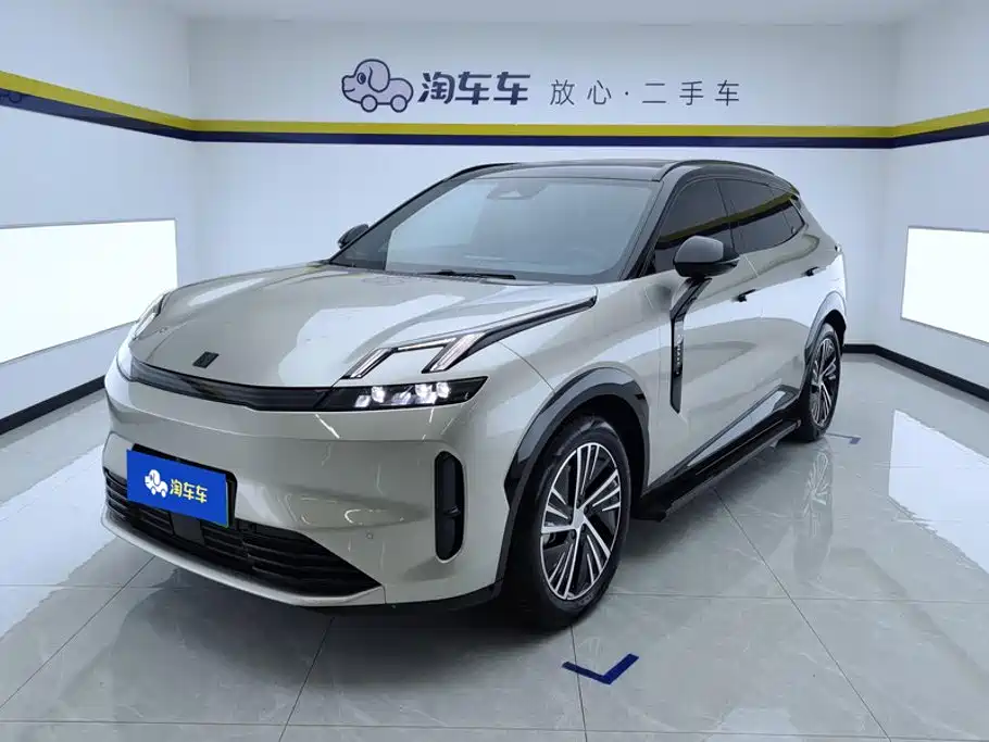 Lynk & Co 08 EM-P 2024