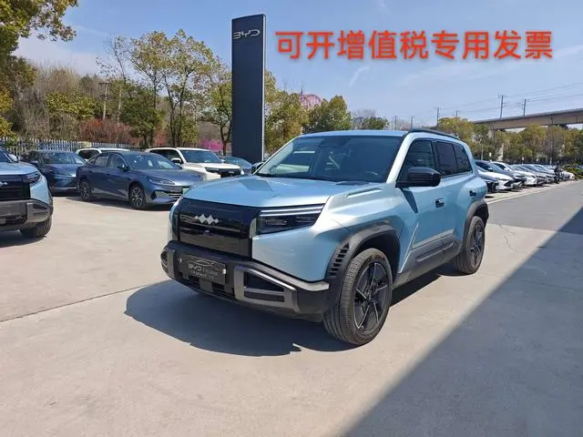 Titanium 3 2025 501KM cu tracțiune integrală Versiune Ultra