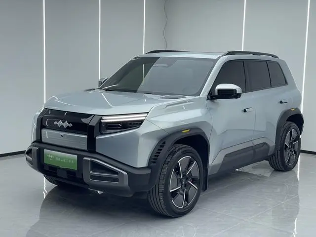 Titanium 3 2025 501KM cu tracțiune integrală Versiune Ultra