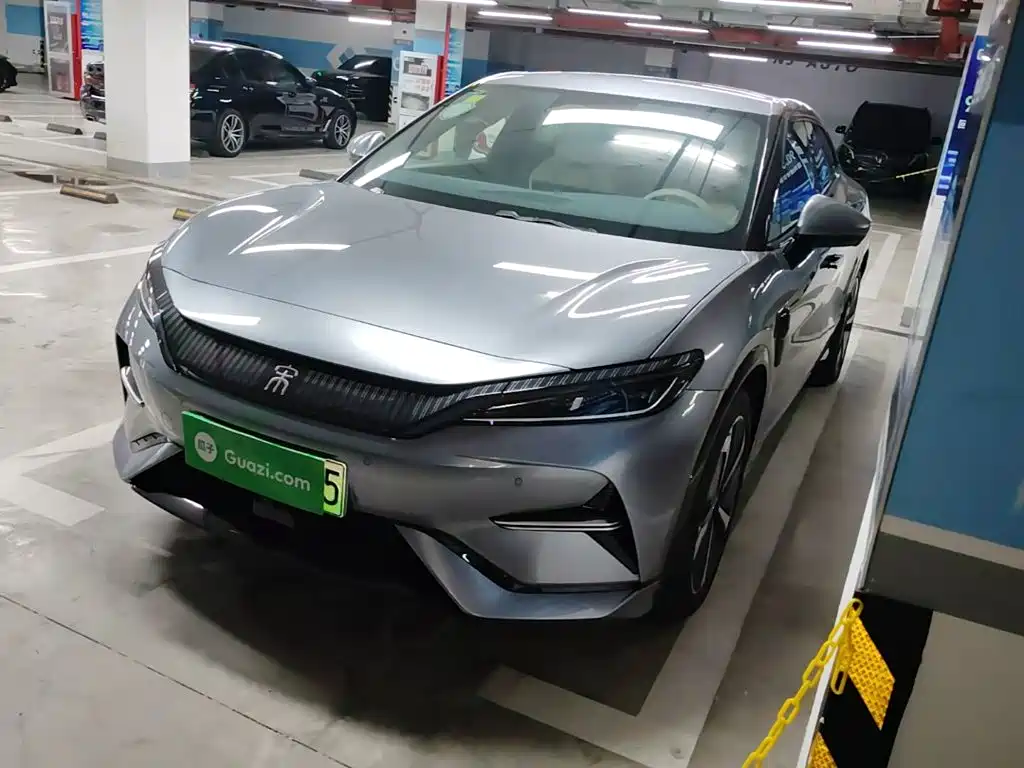 BYD L EV 2025