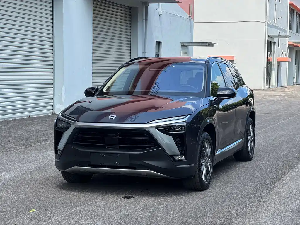 NIO ES8 2021