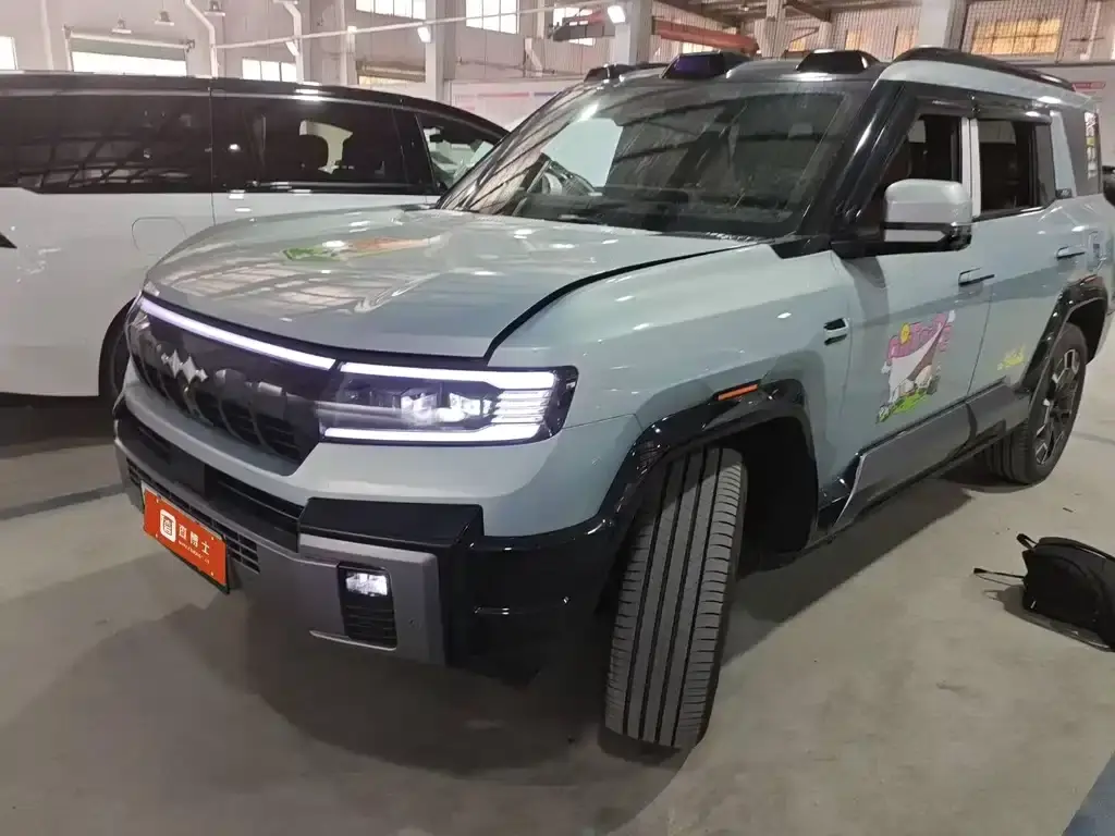 Leopard 8 2025 Zhiyong flagship version 7 seats