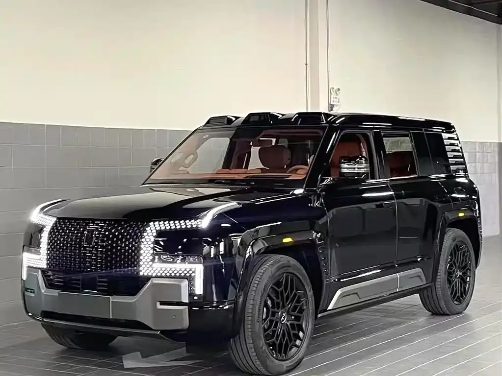 Looking up at U8 2024 Off-Road Player Edition