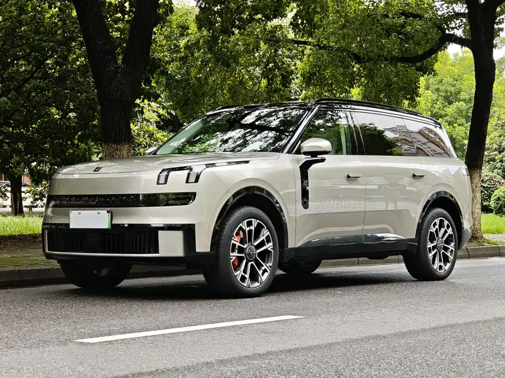 Lynk & Co 领克900 2025