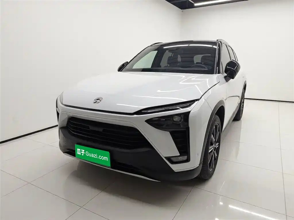 NIO ES8 2021