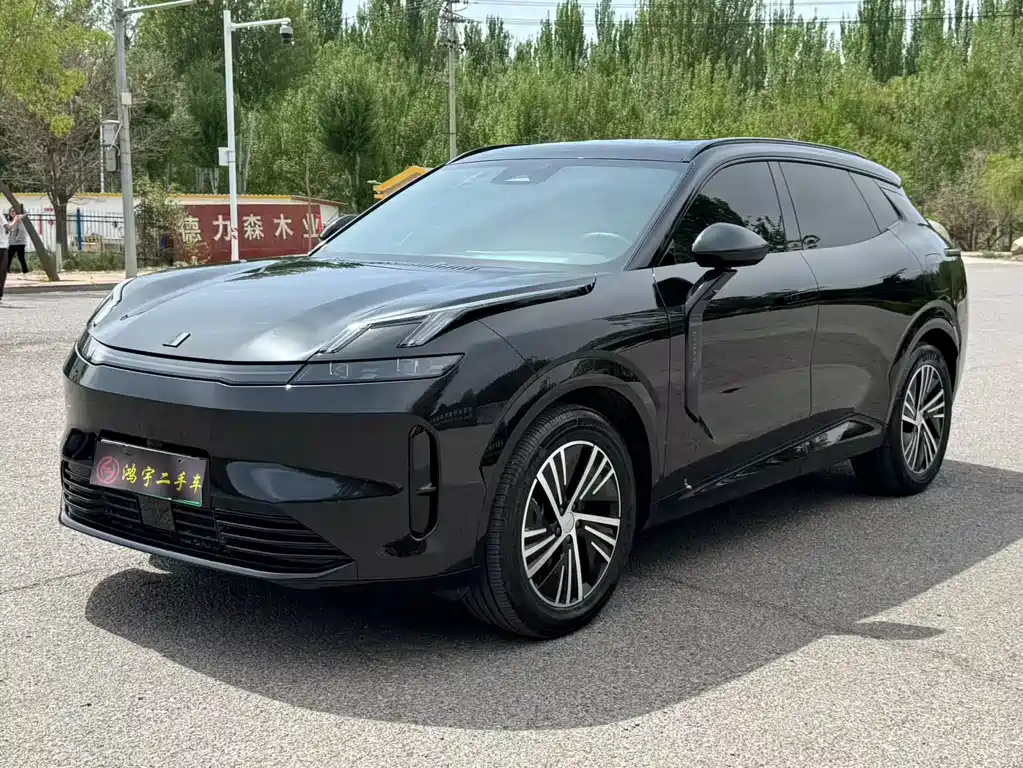 Lynk & Co 08 EM-P 2024