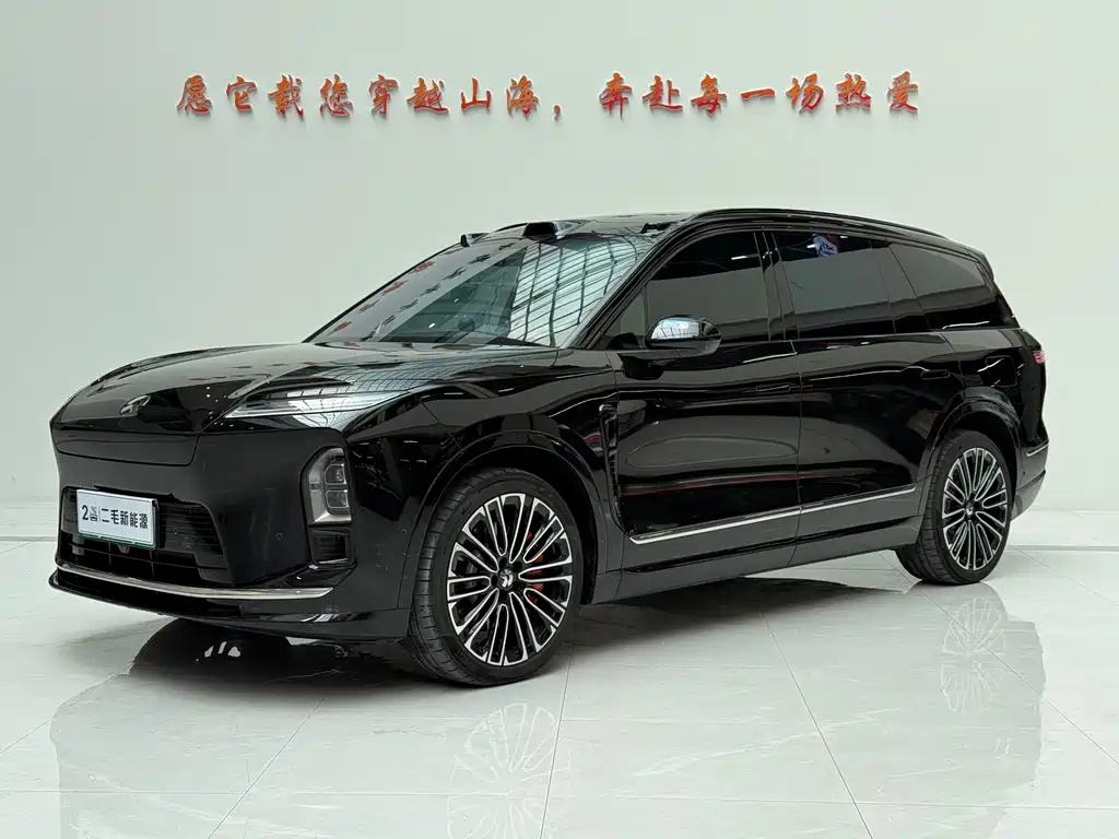 NIO ES8 2025