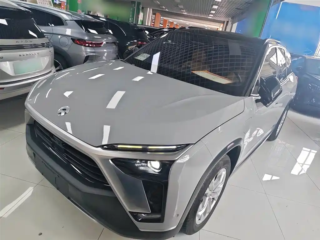 NIO ES8 2021