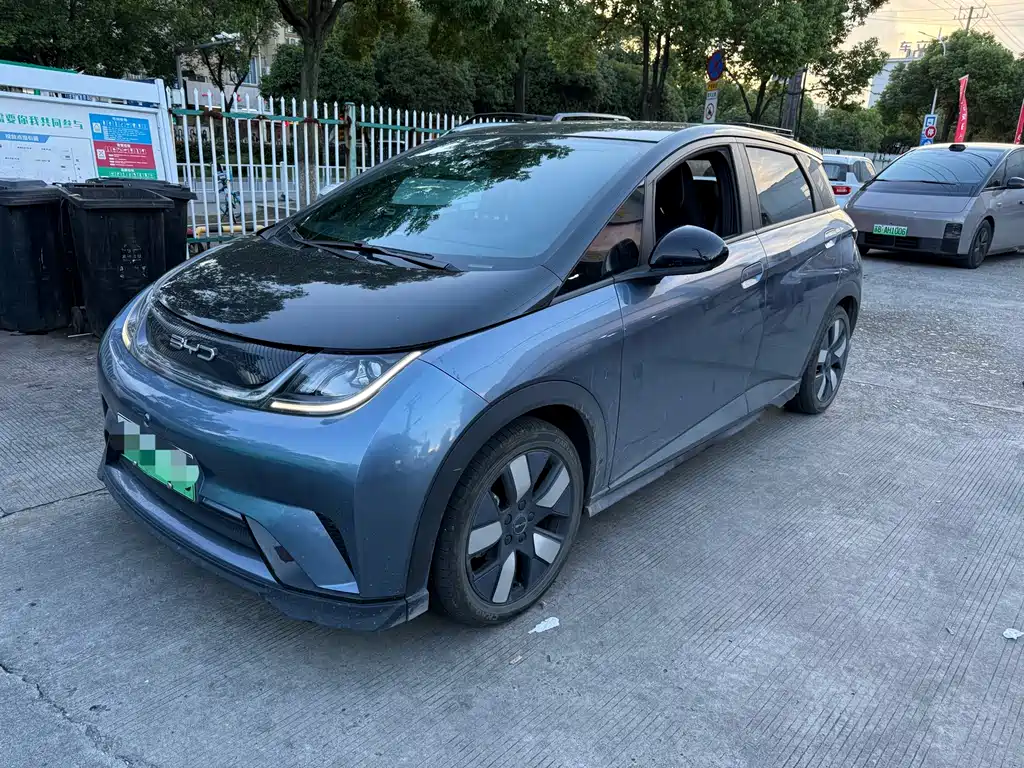 BYD Dolphin 2023