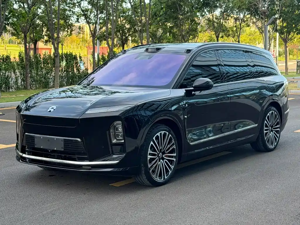 NIO ES8 2025