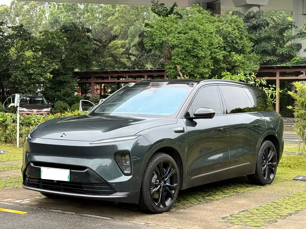 NIO ES8 2024