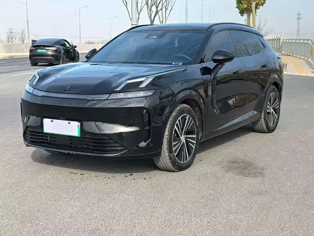 Lynk & Co 08 EM-P 2024