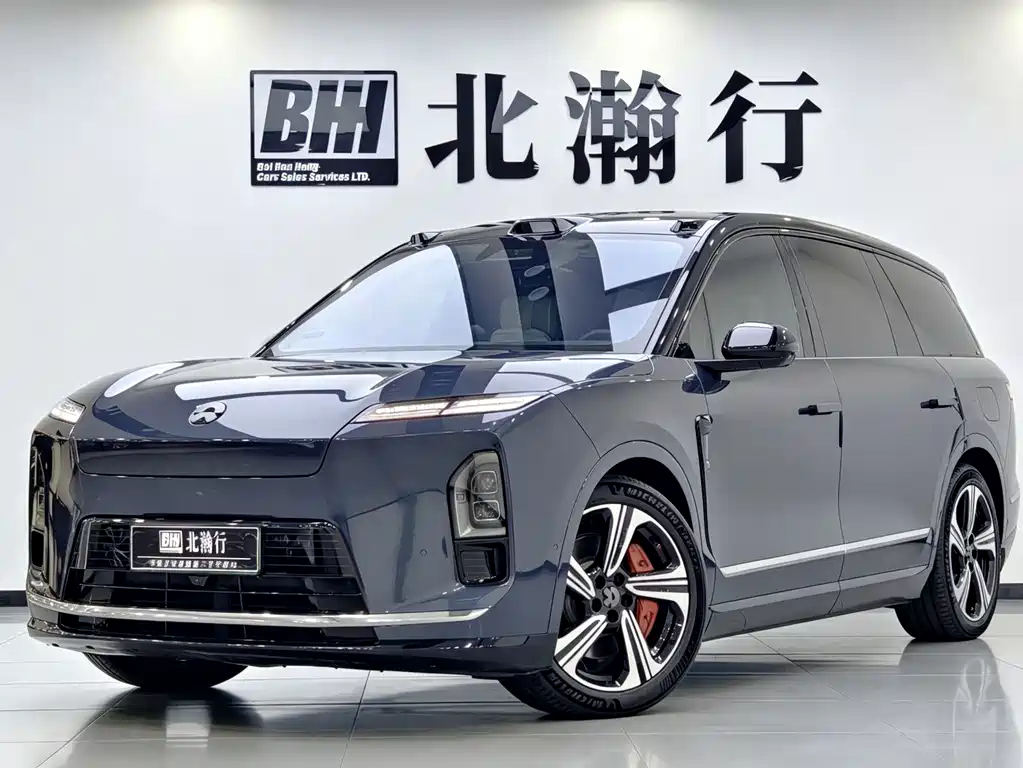 NIO ES8 2025