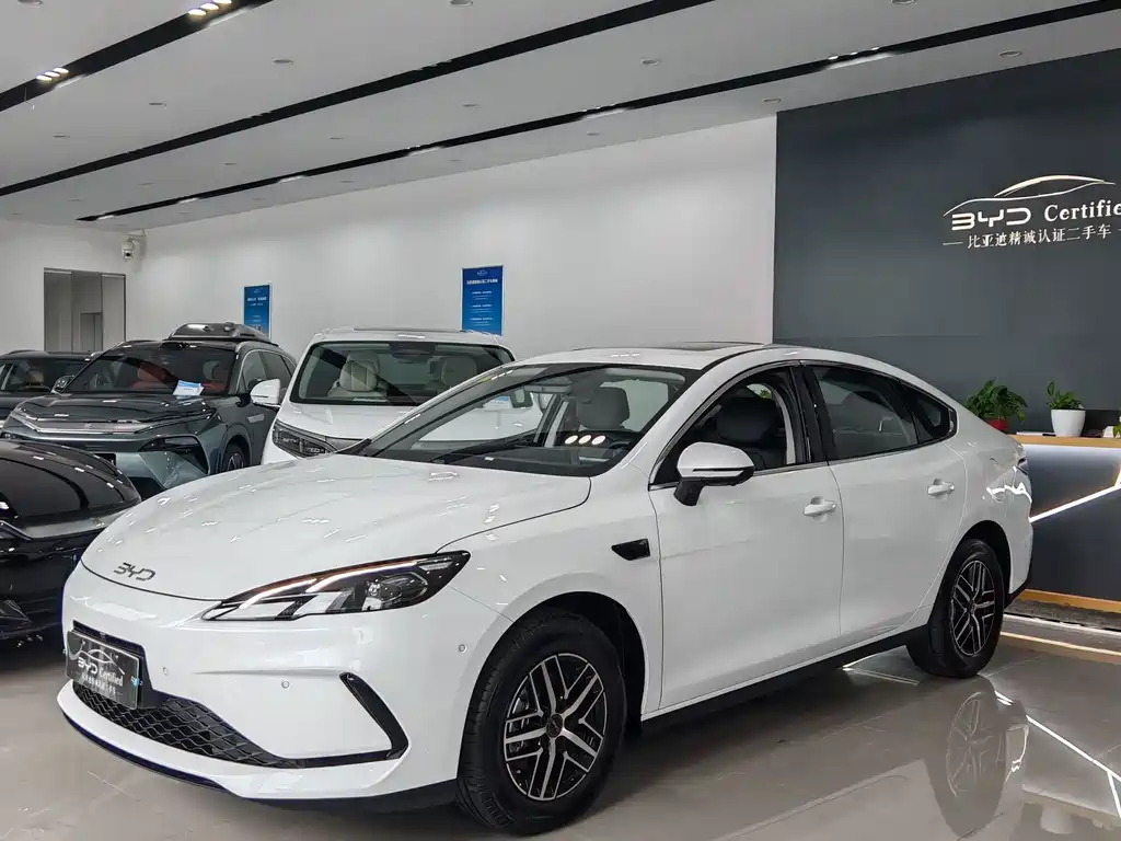 BYD Seal 05 DM-i 2025