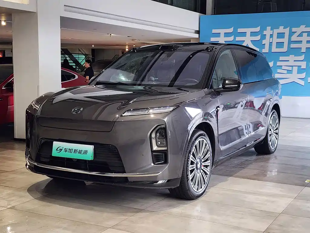 NIO ES8 2025