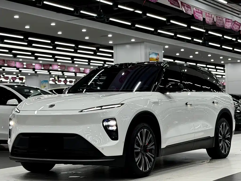 NIO ES8 2024