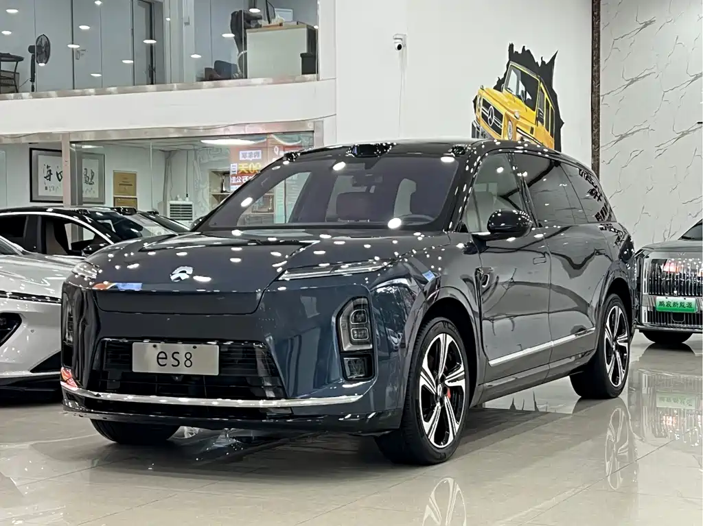 NIO ES8 2025