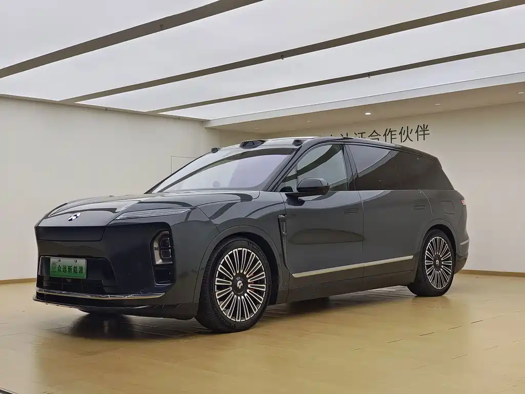 NIO ES8 2025