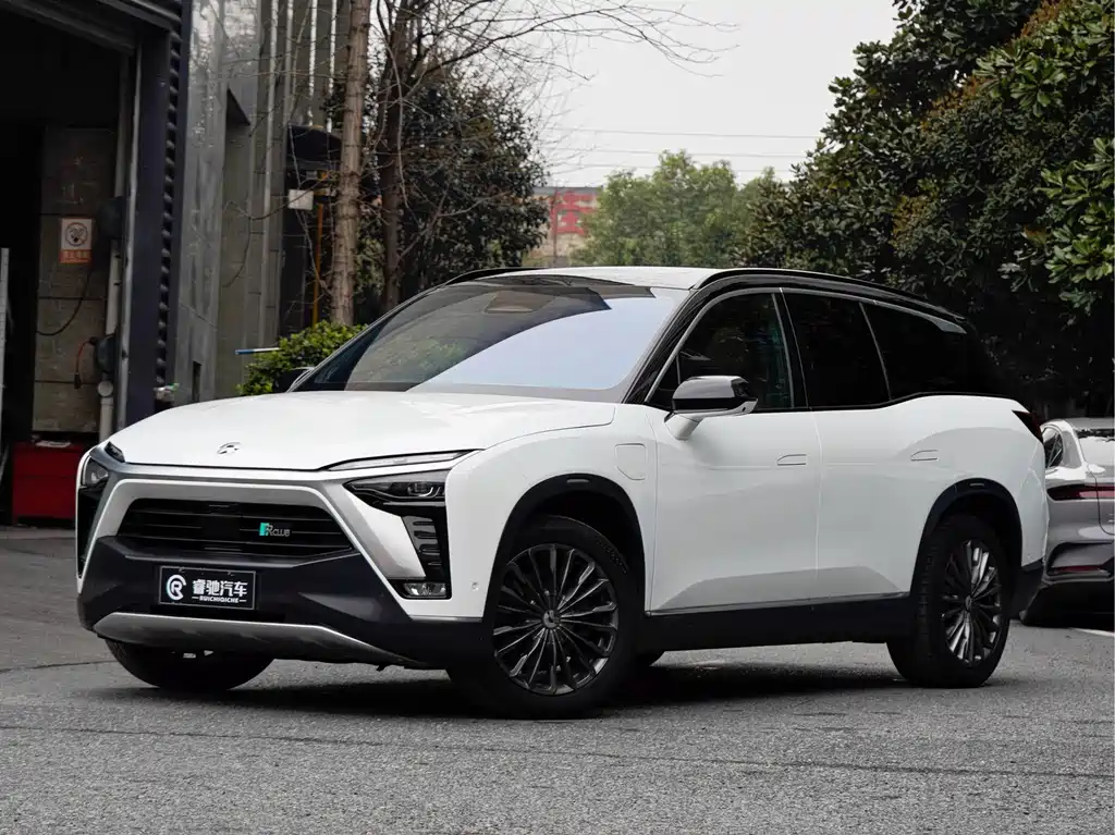 NIO ES8 2021