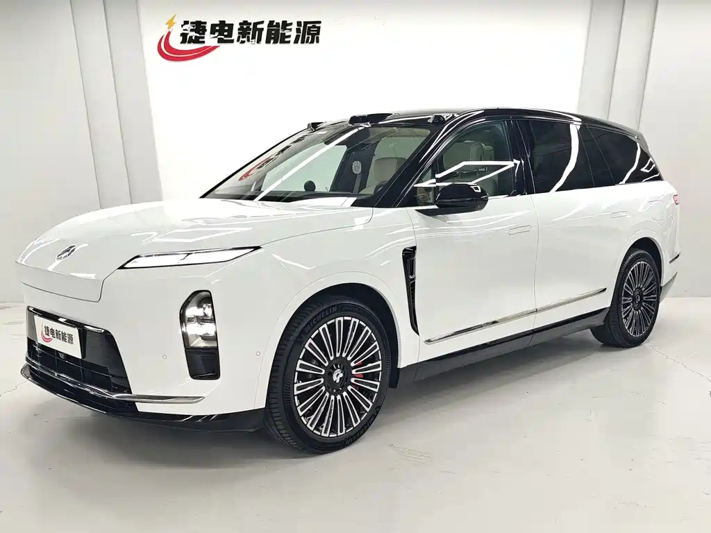 NIO ES8 2025
