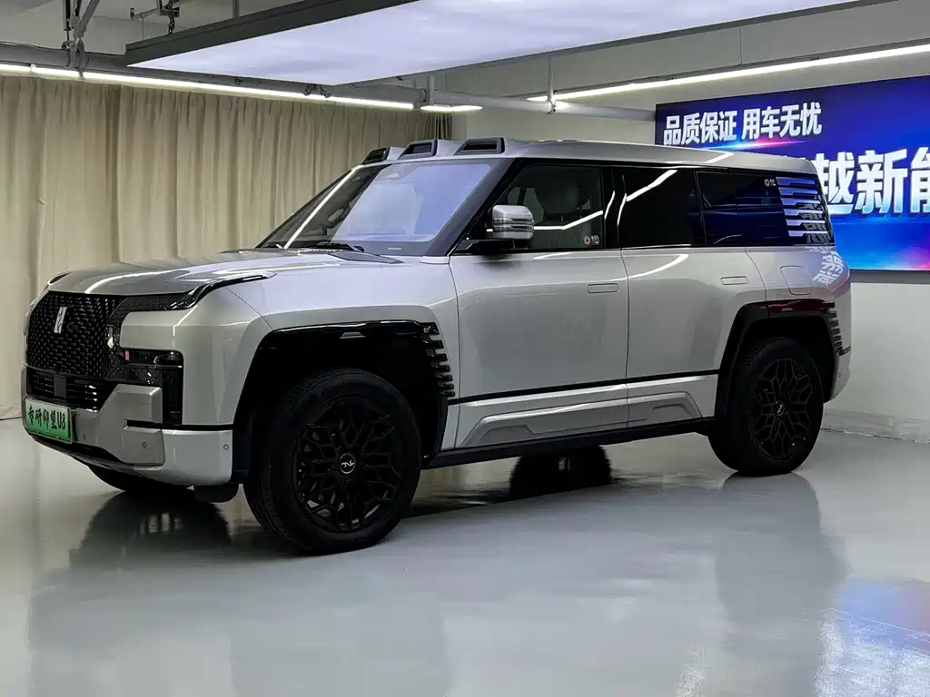 YangWang Yangwang U8 2024