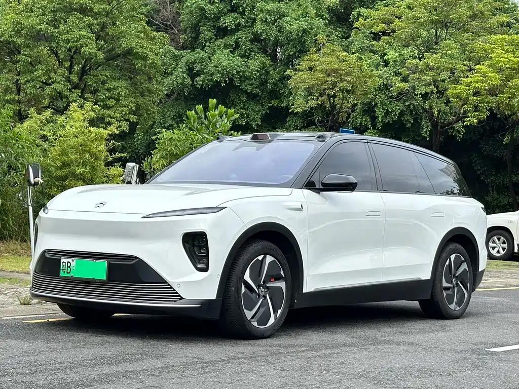 NIO ES8 2024